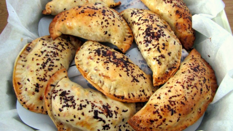 Empanadas dulces de peras con chocolate