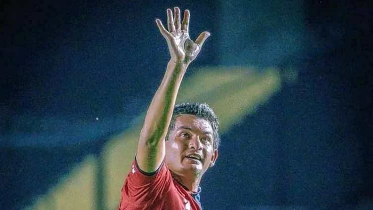 Los campeones con Colón saludaron al Pulga Rodríguez