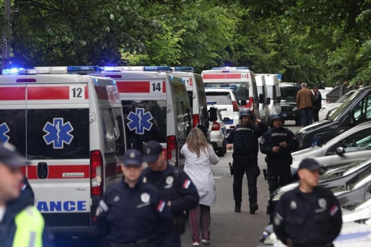 Un alumno mató a tiros a nueve personas dentro de una escuela de Serbia 