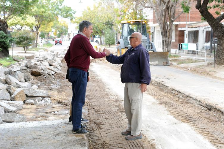 Jatón supervisó reparaciones integrales en barrio Sur