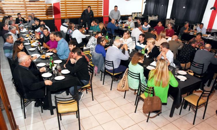 La UCR resolvió por “unanimidad apoyar la precandidatura de Maxi Pullaro a Gobernador”