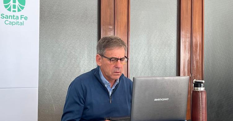 Jatón expuso sobre la implementación del Pacto por el Futuro en Santa Fe Capital