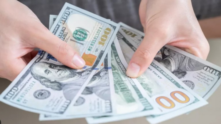 El dólar blue cerró la semana en baja 
