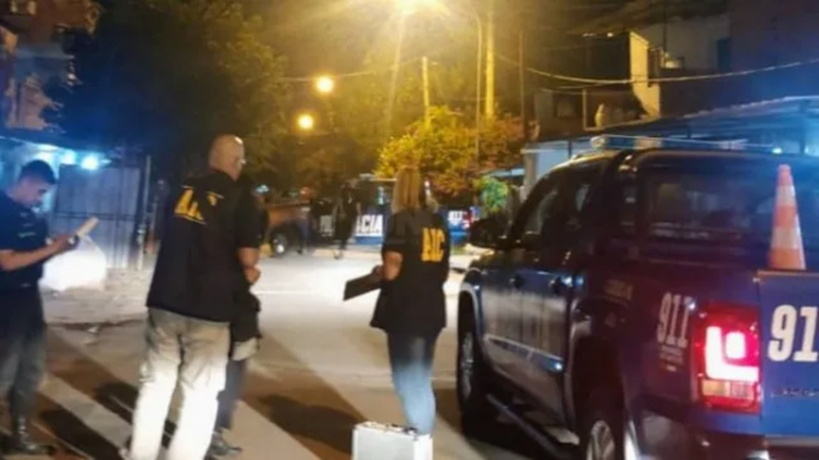 Dispararon contra una casa y balearon a una menor de 13 años 