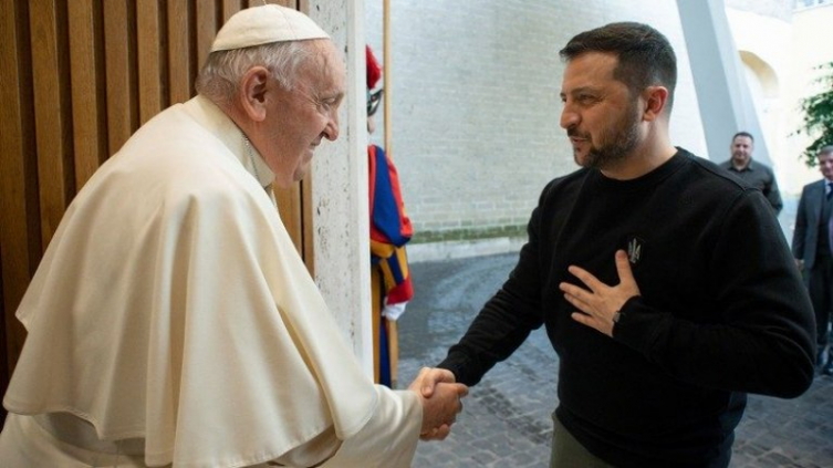 Zelenski estuvo con el Papa, le pidió que respalde el plan de paz de Kiev