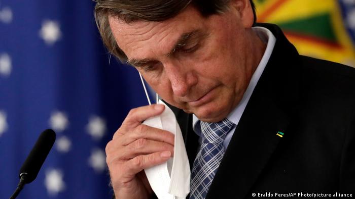 Bolsonaro declaró por posible fraude en sus comprobantes de vacunación contra Covid