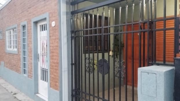 Una vecina de barrio El Pozo se encontró con un ladrón dentro de su casa