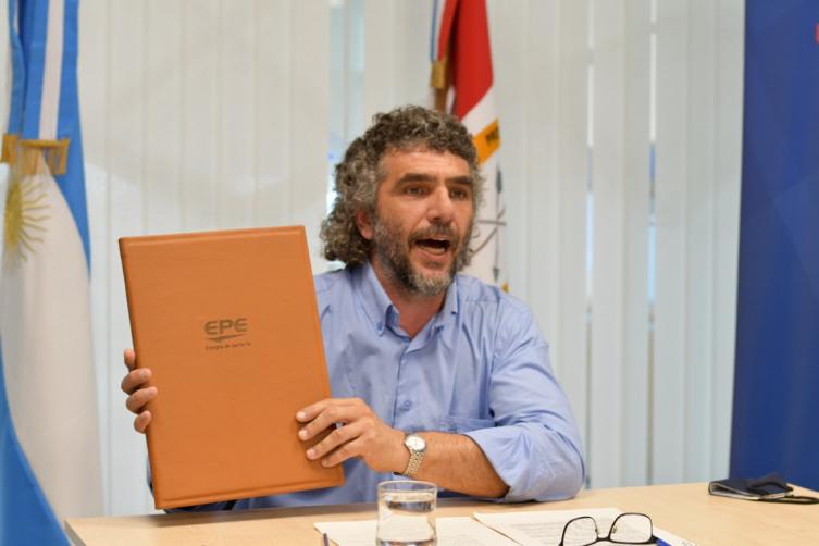 Por tarifas y consumo presunto, el Senado convoca al titular de la EPE