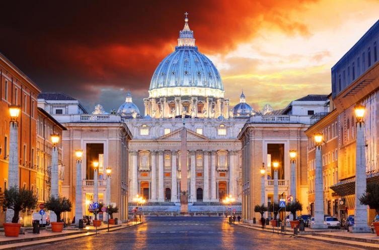 Un vehículo irrumpió en el Vaticano y su conductor fue detenido