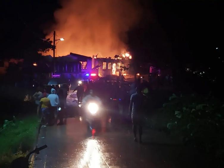 Al menos 20 muertos en incendio de una escuela de Guayana 