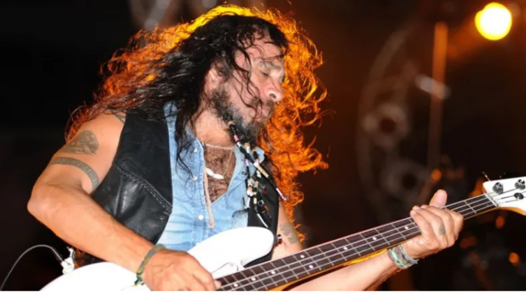 Robaron la casa del bajista de La Renga cuando daba un show en Concordia