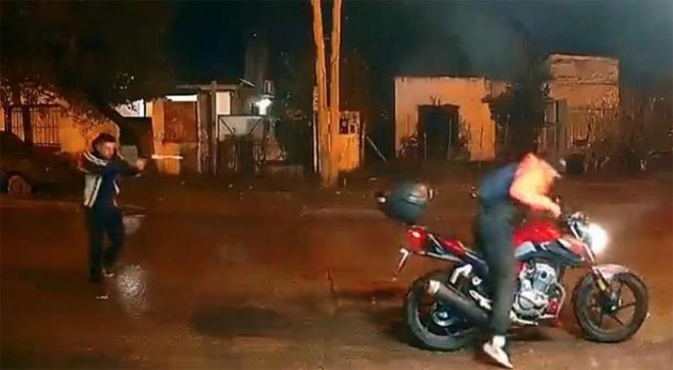 Liberaron al policía que mató por la espalda a un presunto ladrón en Moreno
