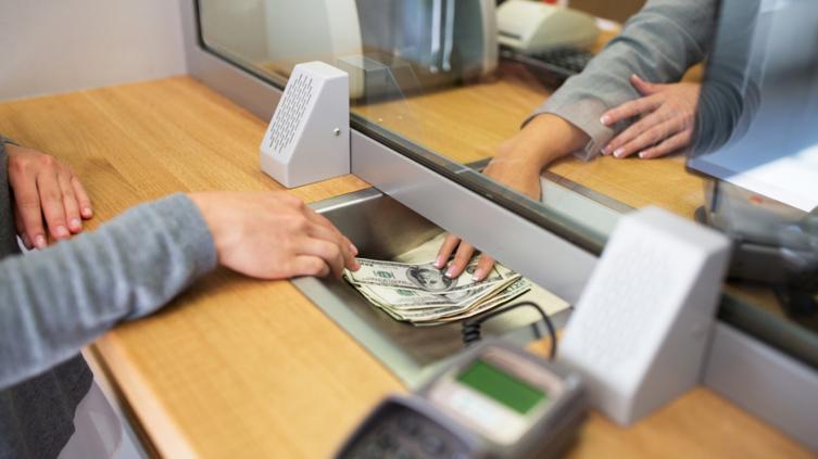 Los bancarios acordaron una suba salarial del 66% y un bono de 342 mil pesos