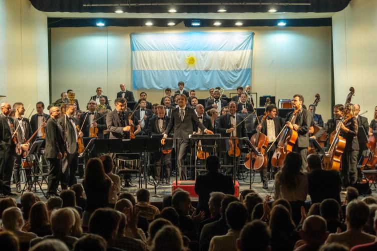 La Orquesta Sinfónica Provincial de Santa Fe se presentó en el Teatro Municipal 1° de Mayo