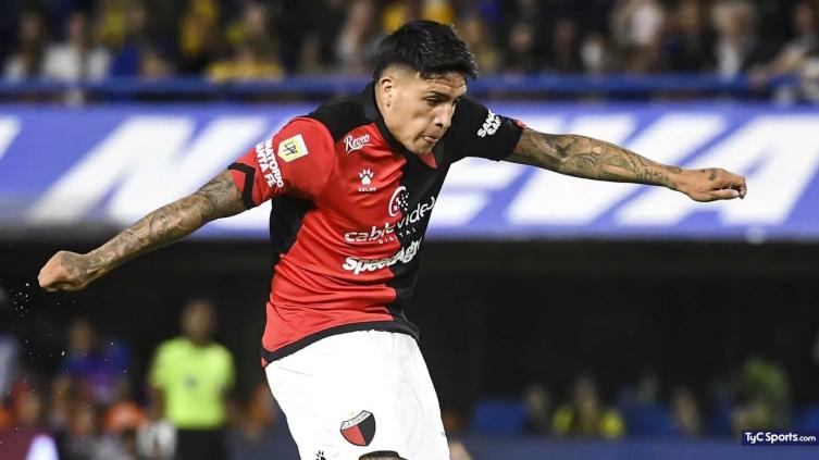 El hincha de Colón celebra la vuelta de Farías