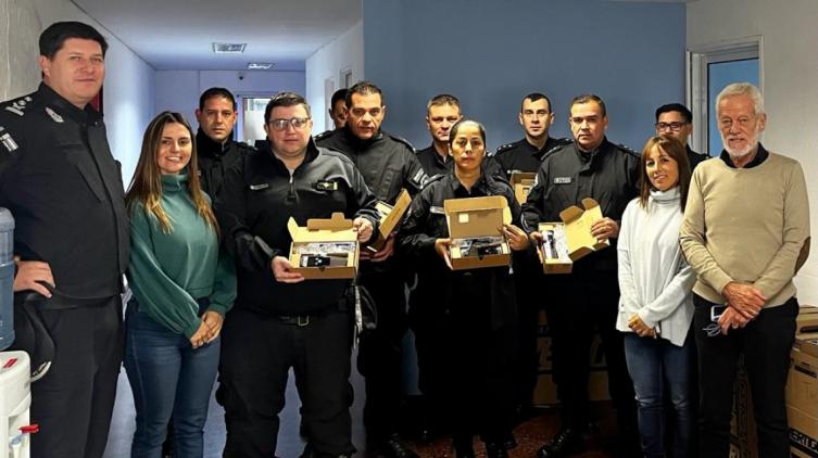 La provincia entregó nuevos alómetros a la policía de seguridad vial 