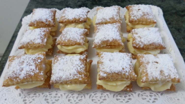 Hojaldres con crema o dulce de leche