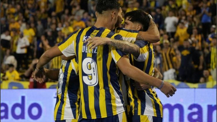Rosario Central goleó a Instituto 4 a 1 en el Gigante