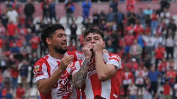 Tercer triunfo consecutivo: Unión derrotó 2 a 0 a Gimnasia 