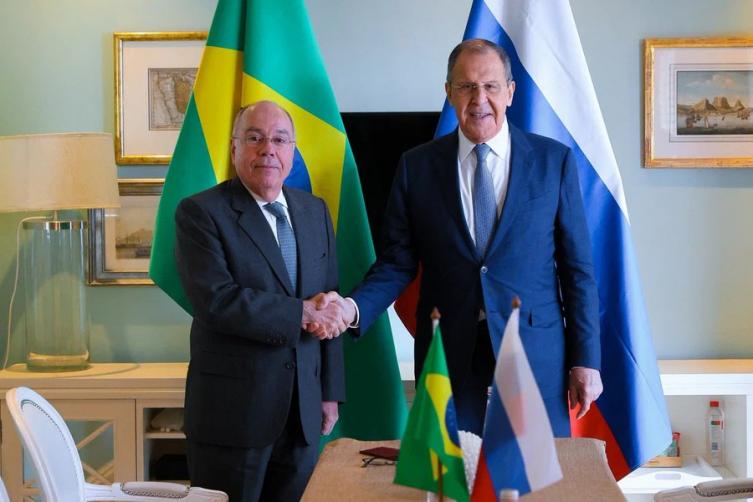 Cancilleres de Rusia y Brasil abordaron el plan de paz de Lula para Ucrania