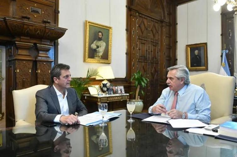 En medio de las tensiones por la estrategia electoral, el presidente se reunió con Massa