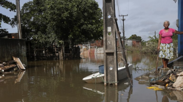Fuertes lluvias en Cuba: un muerto y miles de evacuados 