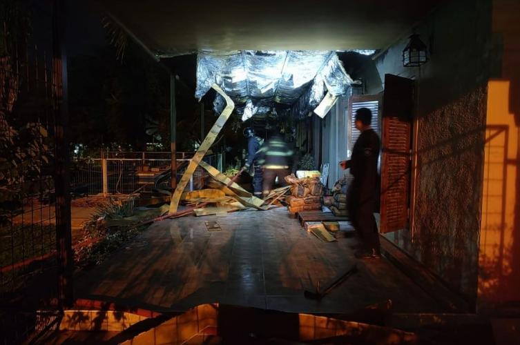 Policías rescataron a un niño que quedó atrapado en un incendio
