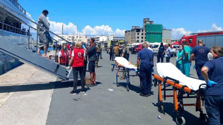 Buscan sobrevivientes en el Mediterráneo tras el naufragio de un barco con migrantes 