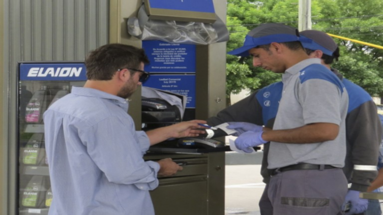 YPF sube los combustibles $ 11 por litro, en línea con el 4,5% que quiere Economía