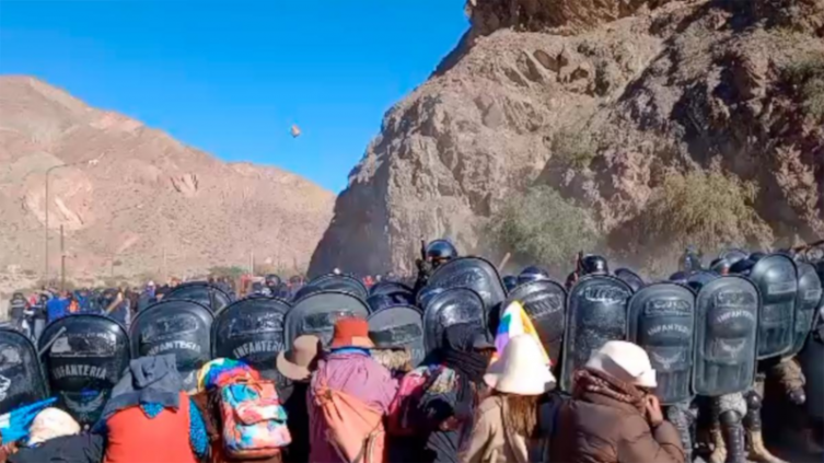 Jujuy: La policía reprimió por tercera vez a manifestantes