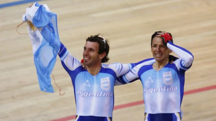 Juan Curuchet donará la bicicleta con la que logró el oro en Beijing 2008