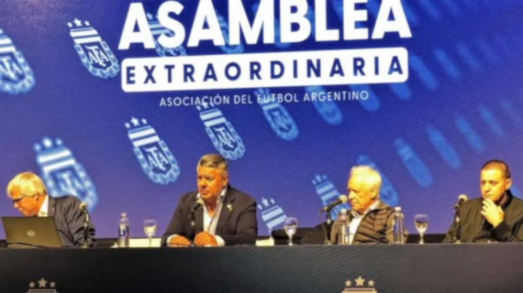 Reducción a dos descensos en la LPF: hubo representantes de Colón y Unión