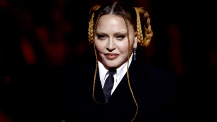 Madonna fue hospitalizada en terapia intensiva