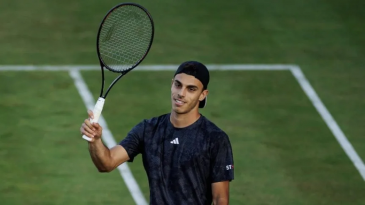 ATP 250 de Eastbourne: Francisco Cerúndolo avanzó y Báez fue eliminado 