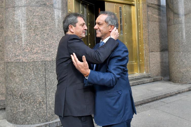 El abrazo de Sergio Massa y Daniel Scioli
