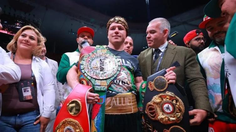 Oficial: Canelo Álvarez confirmó a Jermell Charlo como su próximo rival