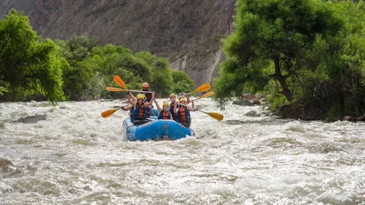 Hay mexicanos que reciben hasta 100 dólares por persona al viajar por Argentina