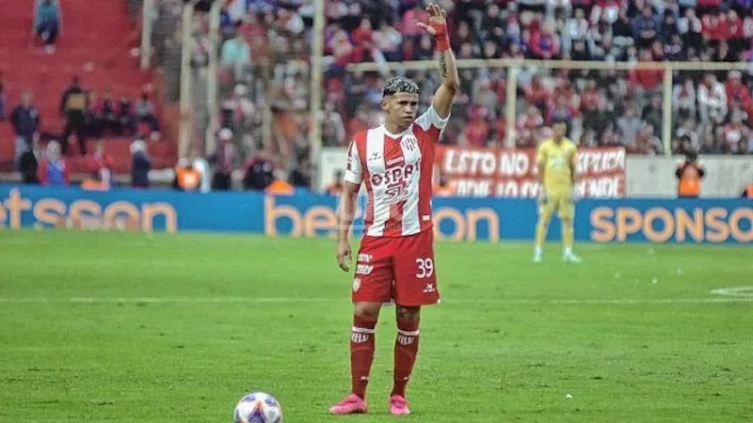  Fortaleza tendría interés en Imanol Machuca