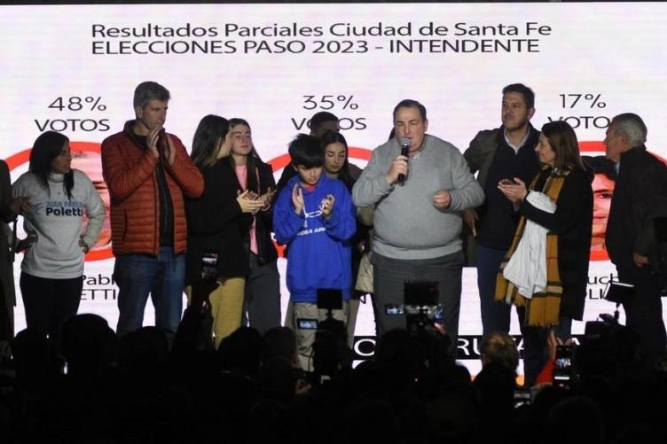 Batacazo: Poletti le ganó a Jatón y llega a las Generales como máximo favorito para la intendencia