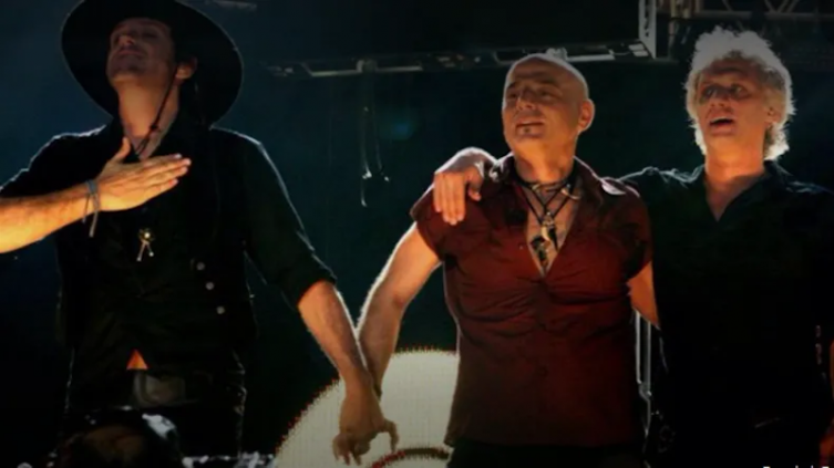 Premio a la Excelencia en los Grammy Latinos a Soda Stereo y Gustavo Santaolalla