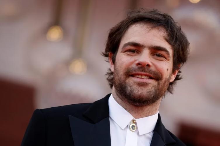 Peter Lanzani dirigirá y protagonizará una película sobre una leyenda del rock argentino