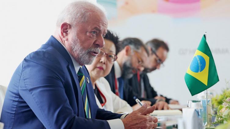 Tras firmar un decreto que limita el acceso a las armas, Lula busca cerrar los clubes de tiro