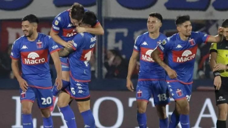 San Lorenzo, con uno menos, cayó frente a Tigre en el cierre de la Liga Profesional