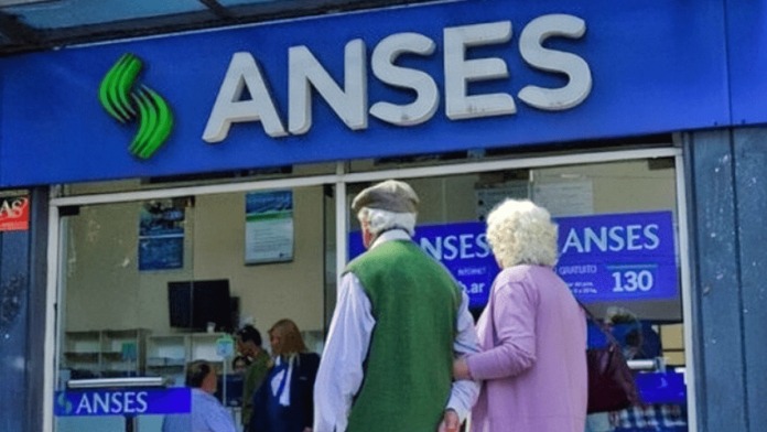 Anses informó que más de 1,4 millones de jubilados y pensionados cobrarán suplementos