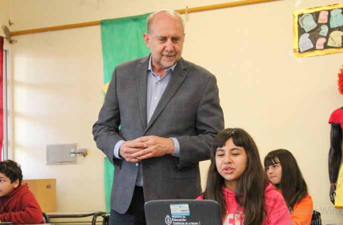 Perotti inauguró la red de wifi Santa Fe + Conectada en dos nuevas escuelas 