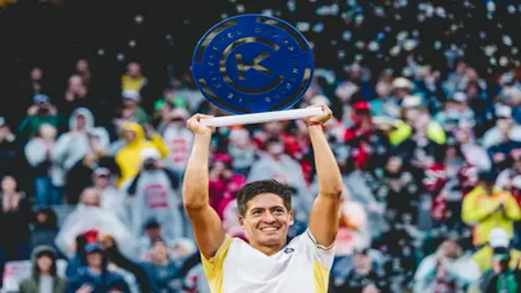 Báez derrotó a Thiem en Kitzbühel y se consagró campeón