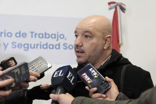 Docentes votan entre mociones de aceptación y rechazo la oferta salarial del Gobierno