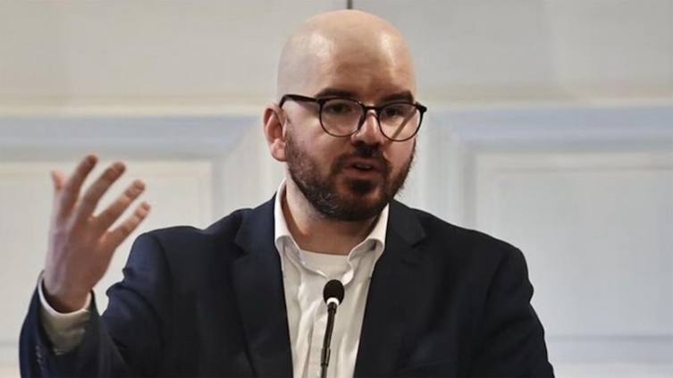 Renuncio un ministro chileno, mano derecha del presidente Boric