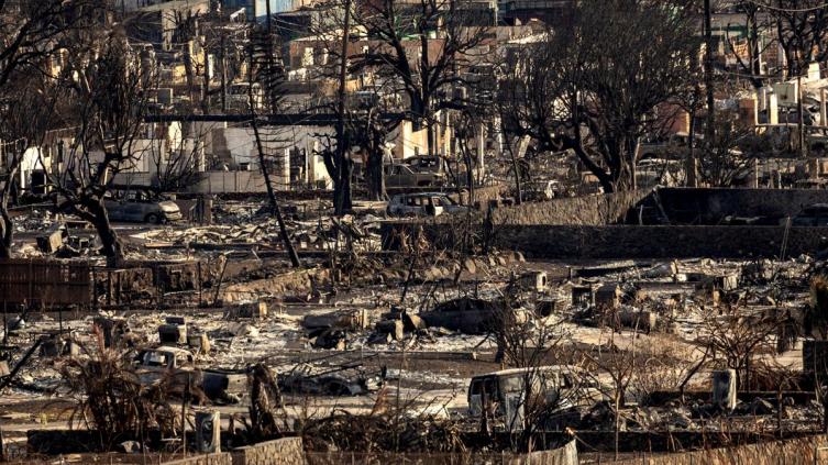 Aumentaron a 106 los muertos por los incendios en Hawái
