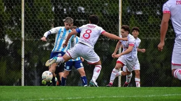 Unión perdió en Reserva ante Racing